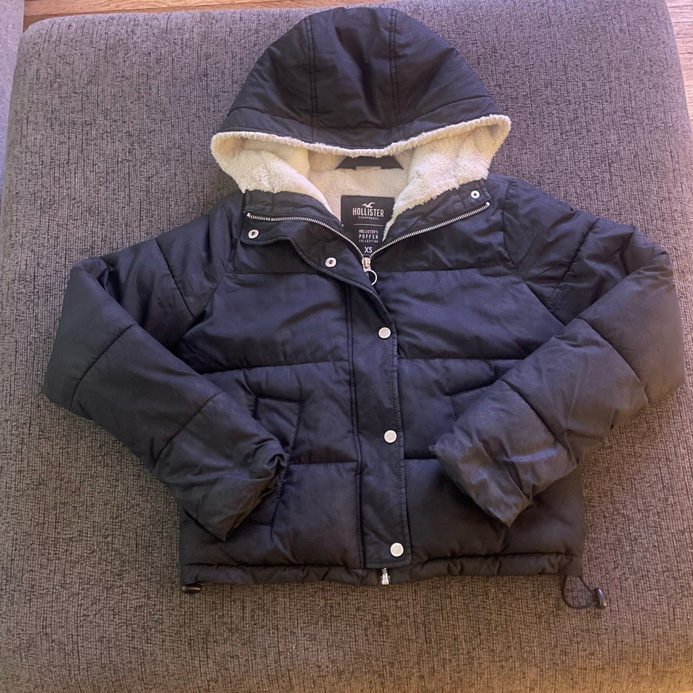 Hollister Women’s Black Puffer Jacket with Hood